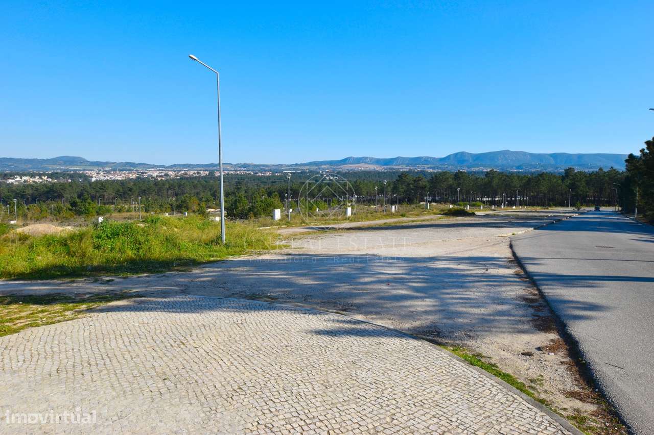 Lote de Terreno para construção de moradia em banda, localizado na Urb - Grande imagem: 3/38