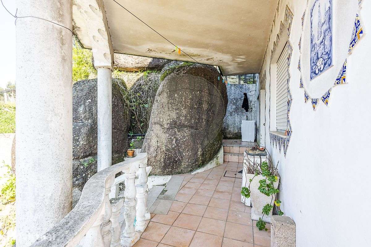 Moradia T4 para venda-5