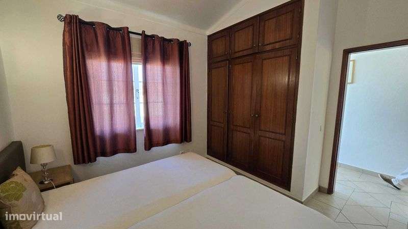 Charmoso Apartamento T1 Perto da Praia com Amplo Terraço Virado a Sul - Grande imagem: 5/11