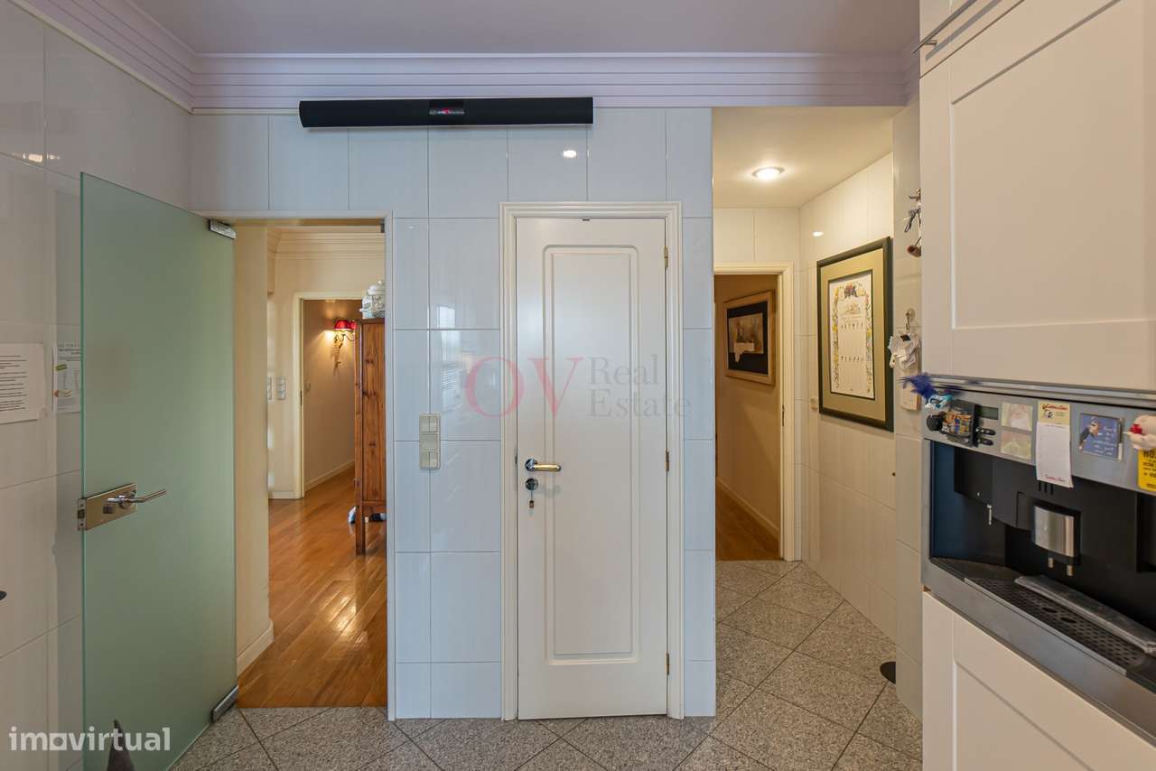 Para venda, apartamento T5 Rua Domingos Sequeira Porto, com varandas,-15