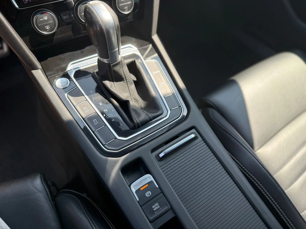 Volkswagen Passat 2.0 TDI DSG R Executive - 11