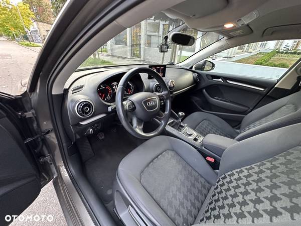 Audi A3 1.6 TDI Attraction - 10