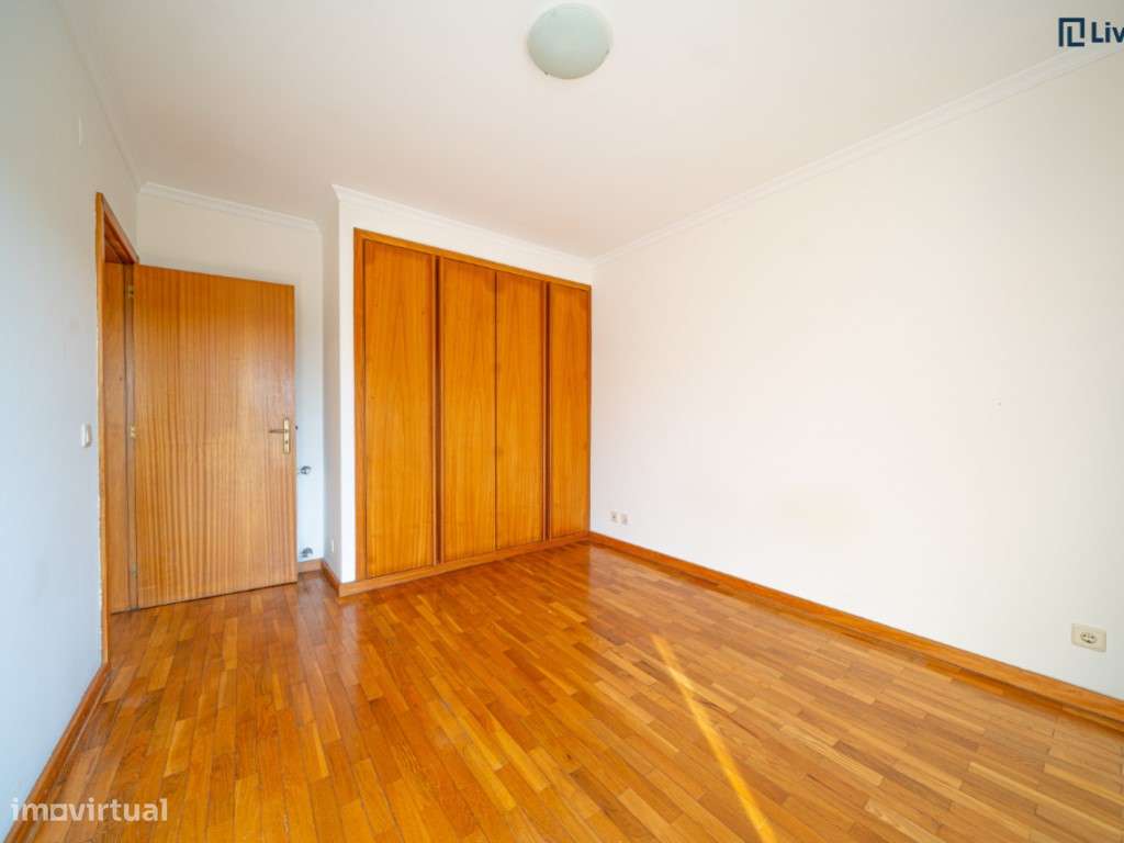 T2 com Amplo Terraço em Gulpilhares-12