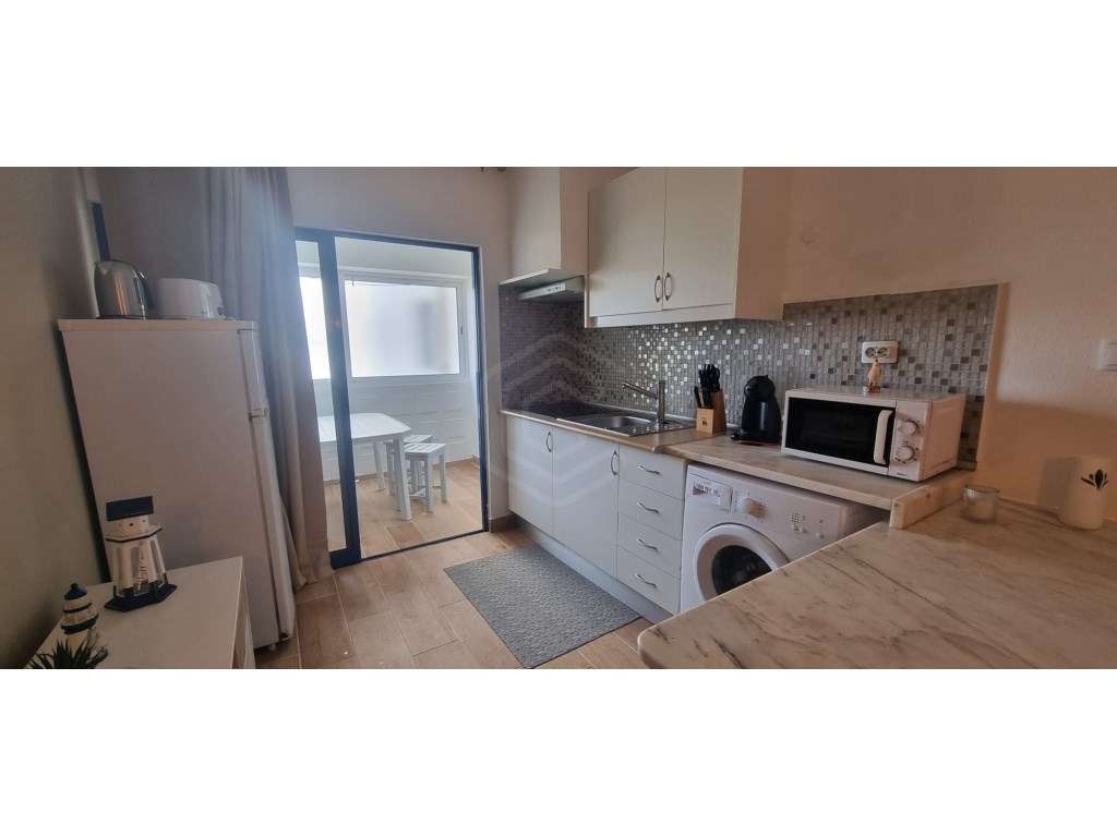 Apartamento T1 remodelado na Praia da Rocha, Portimão-5
