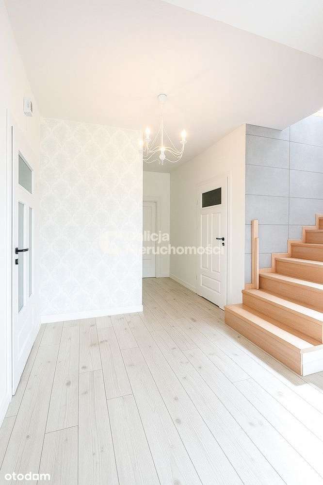 Komfortowy dom parterowy z użytkowym poddaszem-9