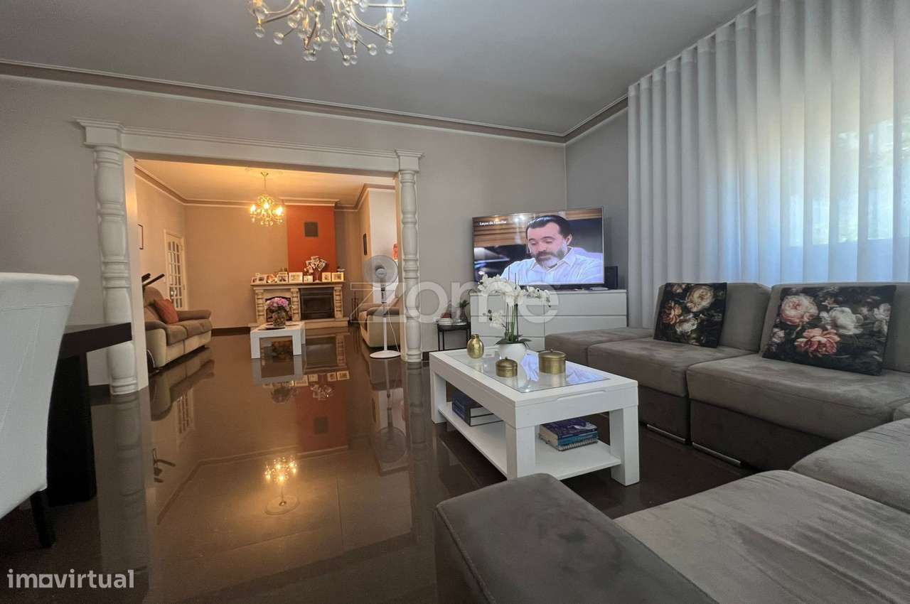 Moradia V4 com Piscina a 1 Minuto do Centro de Chaves - Grande imagem: 4/39