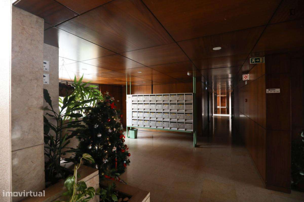 Quarto - localizado em Olaias Lisbon - Grande imagem: 4/6