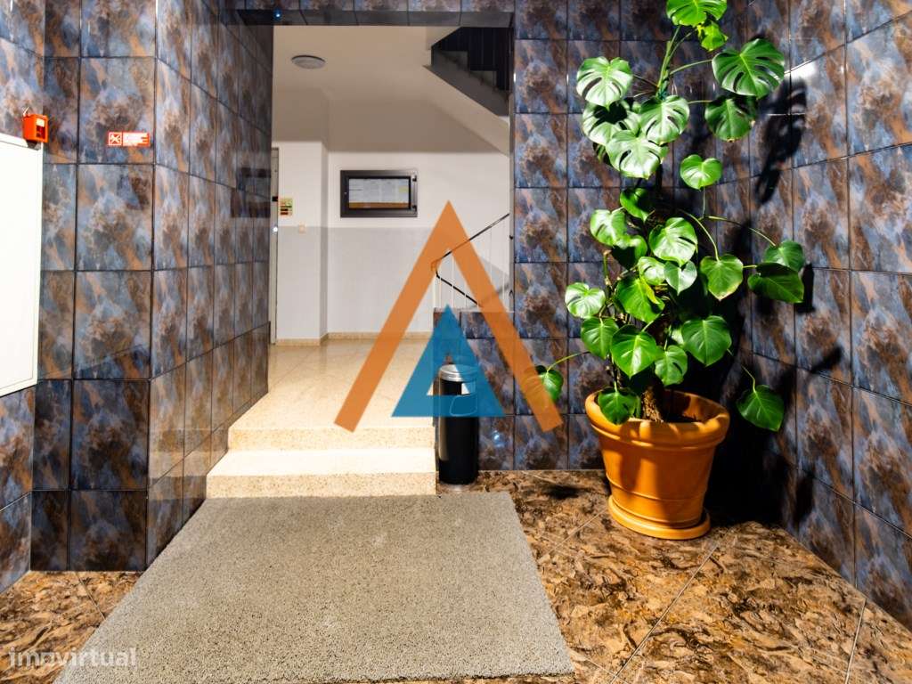 Excelente T2 - São João da Madeira-27