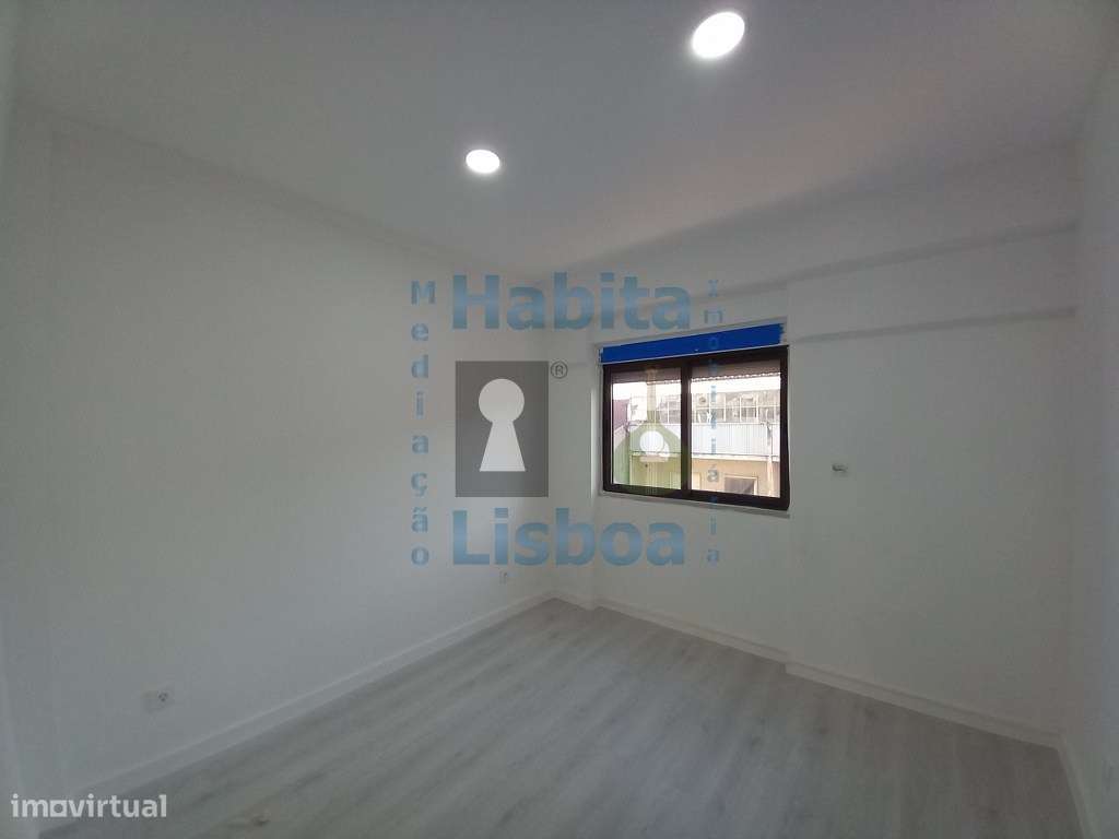 Duplex T3 Com Terraço junto à Praia Costa da Caparica-32