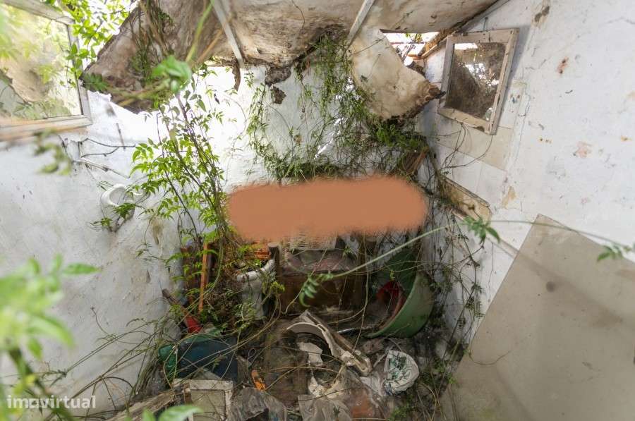 Moradia Geminada T2 para Reconstruir ao lado do Corte Inglês, em Gaia!-6