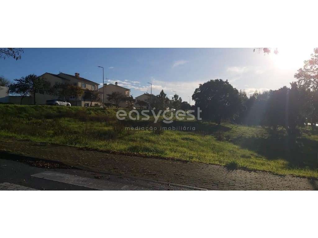 Lote de terreno na Urbanização Casal Vidigal próximo do Entroncamento - Grande imagem: 2/8