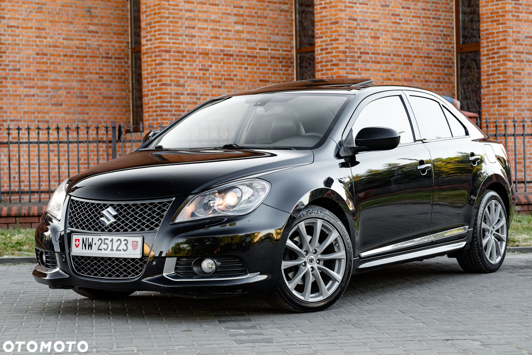 Suzuki Kizashi 2.4 Sport 4WD CVT - 1