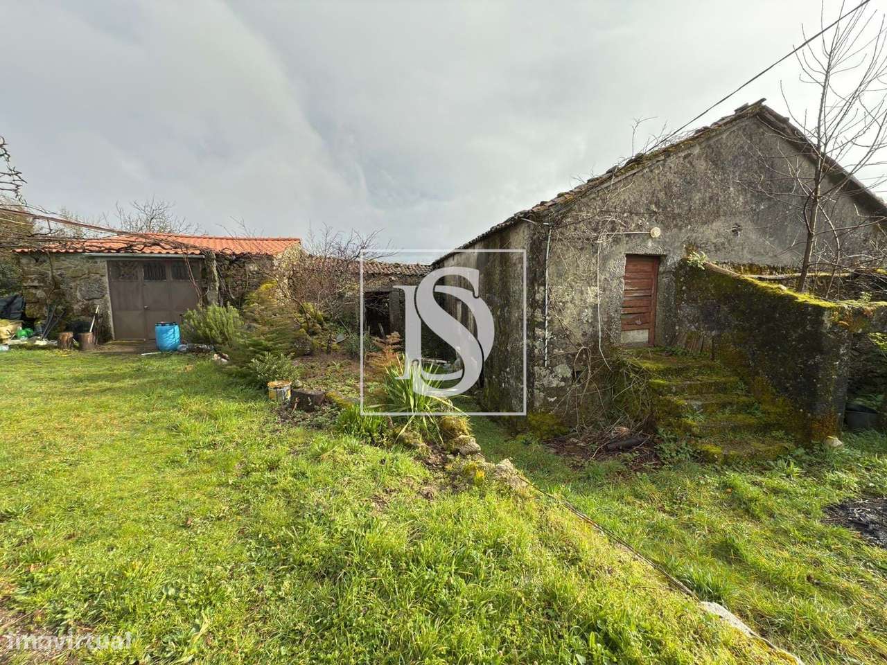 Moradia para restauro com Garagem e Terreno – Em Ribeira do Neiva - Grande imagem: 2/17