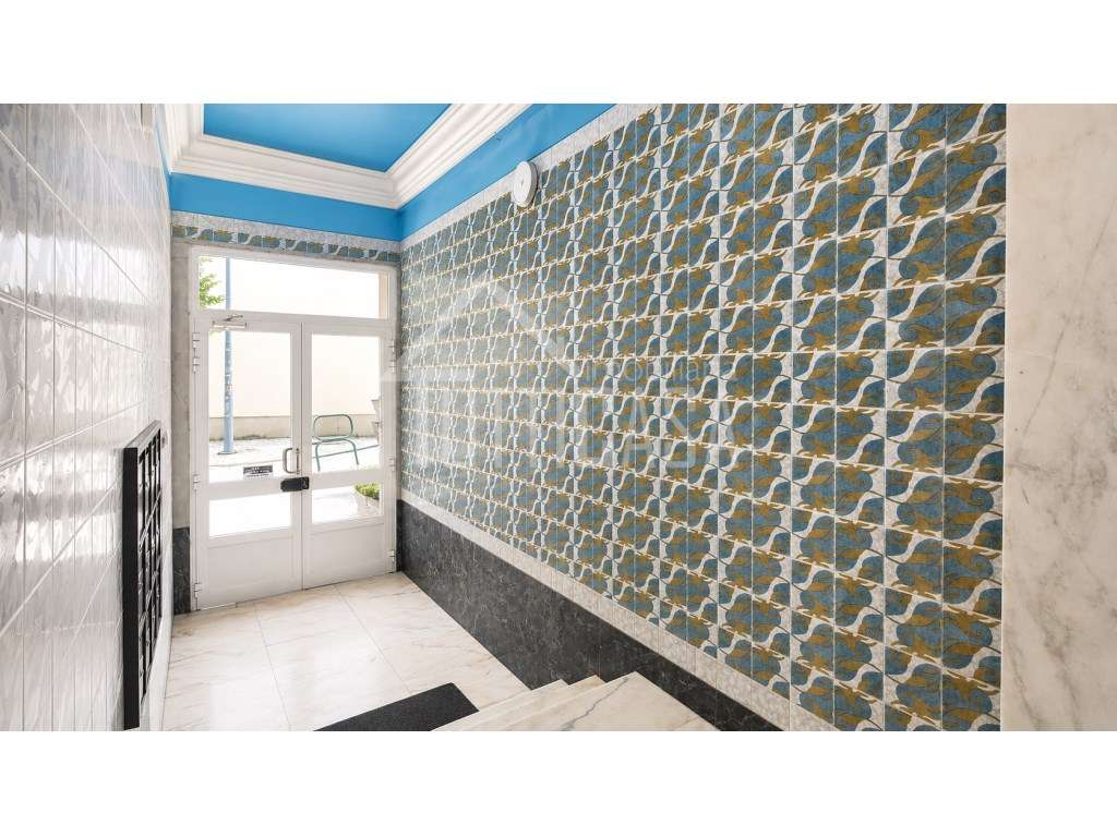 Apartamento T1 totalmente renovado em Olival Basto-16
