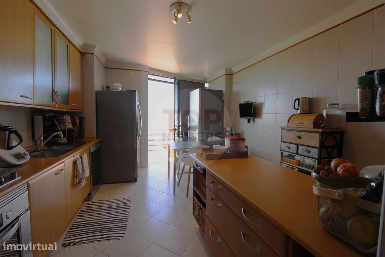 Penthouse T4+1 com Terraço Panorâmico e dois estacionamentos-58