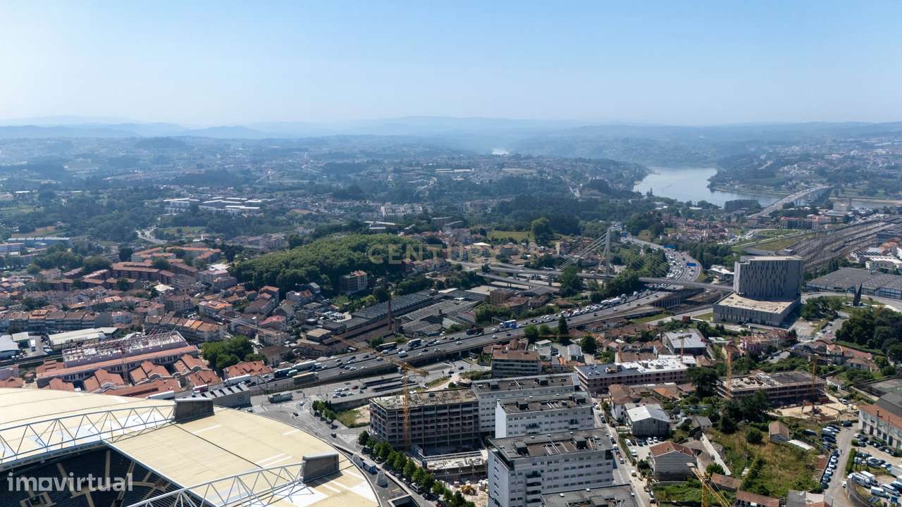 T2 nas Antas em Condomínio Privado com Varanda-7