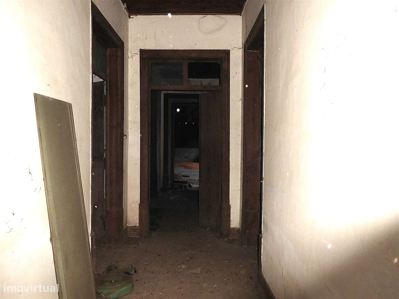 Quinta com Moradia T5 / Restaurar / Carvide / Leiria-2