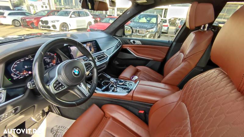 BMW X7 M50d - 10