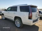 Cadillac Escalade - 2