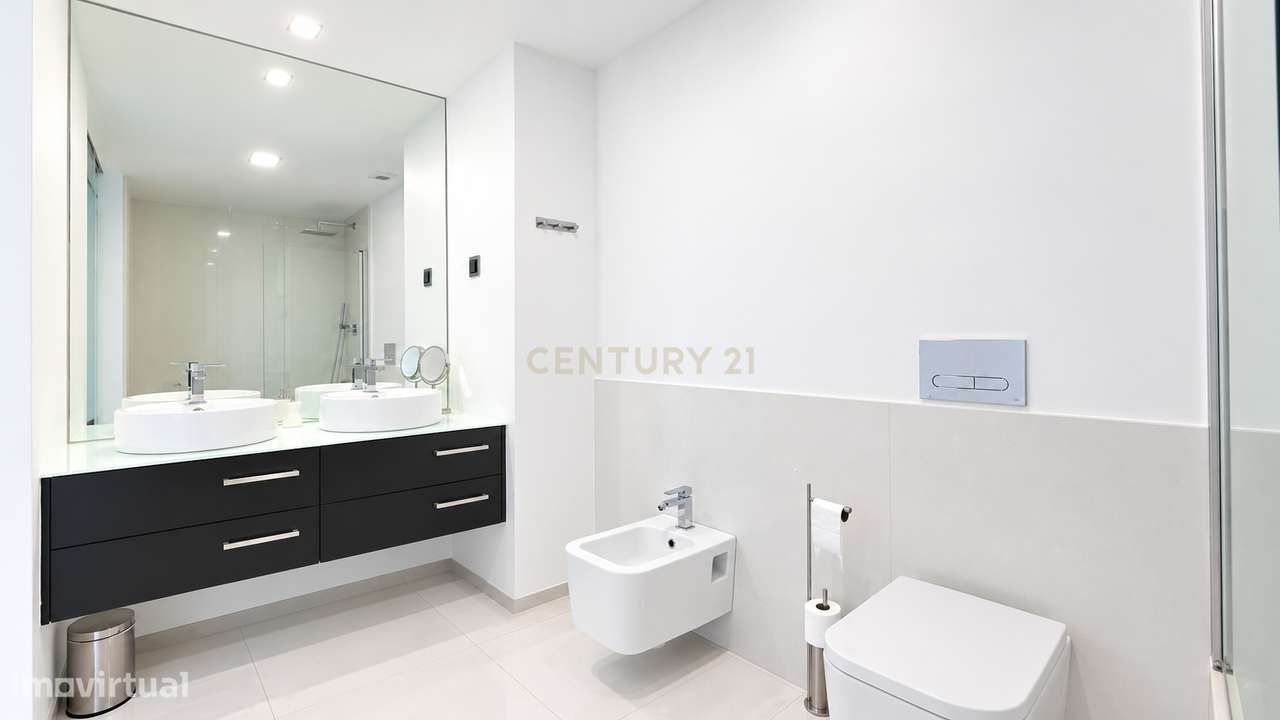 Luxury Property - Apartamento T3 no Edifício Astrolab – Vista Mar, Pis-12
