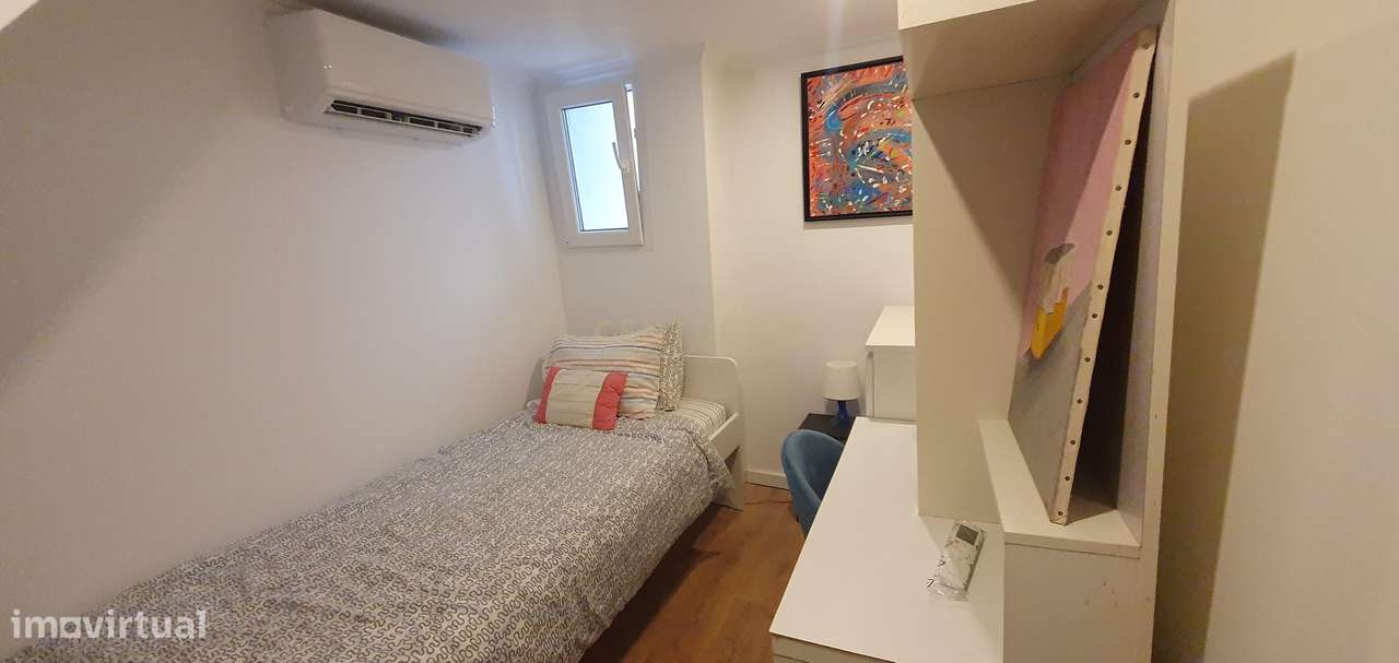 Prédio no Bairro Alto Remodelado com 3 Apartamentos e Loja, um Sonho p-29
