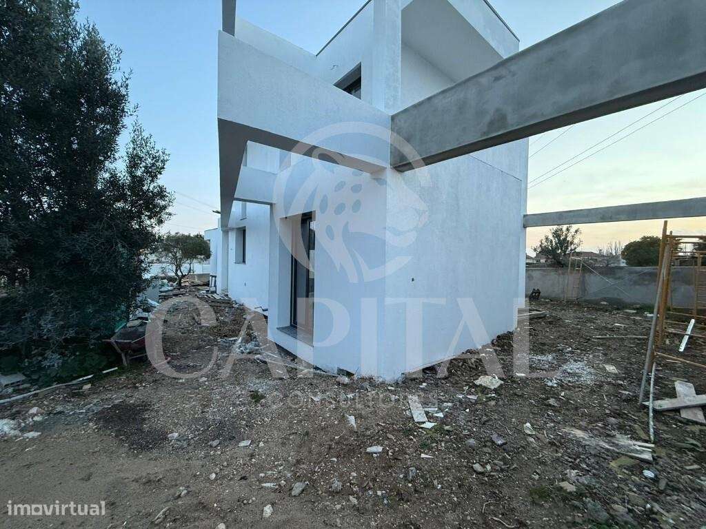 Moradia V3 Isolada com Piscina – Nova – Abrunheira-29