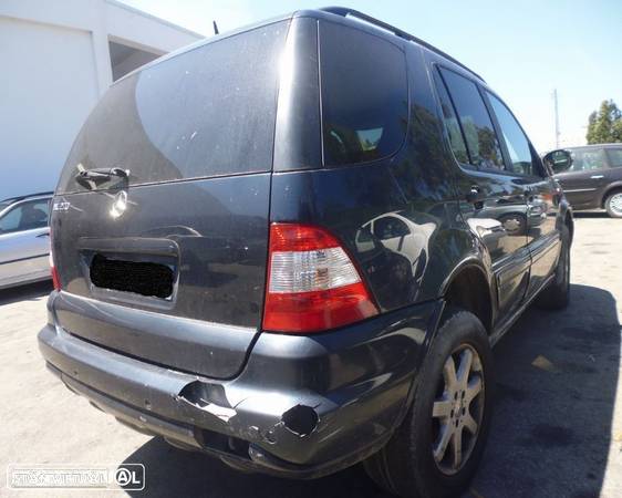 Mercedes ML 270 2002 - 4