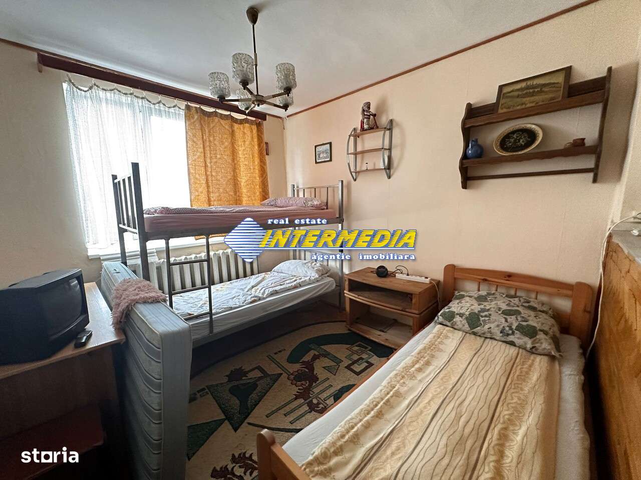 Casa de inchiriat cu 6 incaperi in Alba Iulia Cetate mobilata - Imagine principală: 4/9