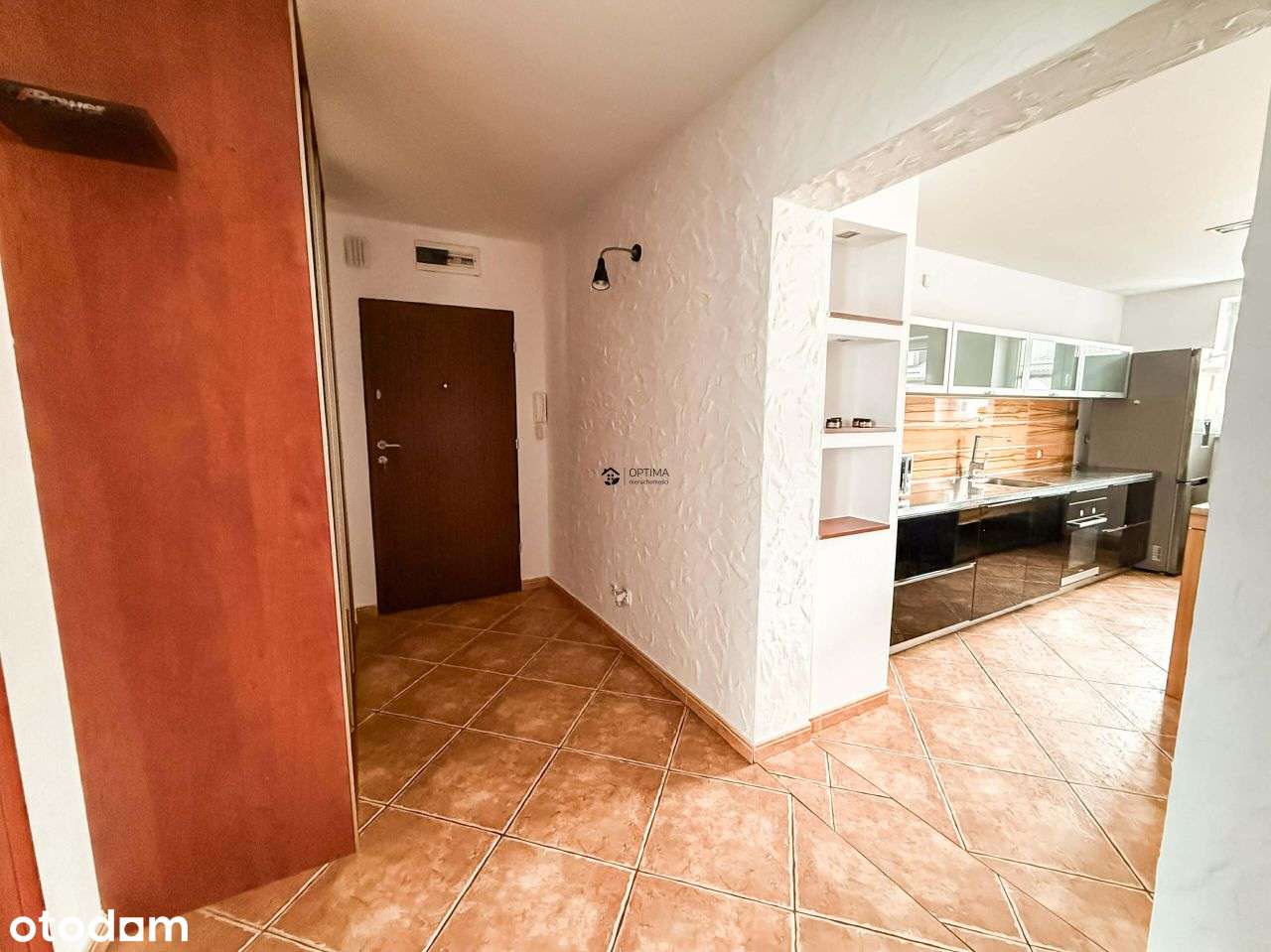 67m2, 3 pokoje, piwnica 10m2, 9183zł/m2-10