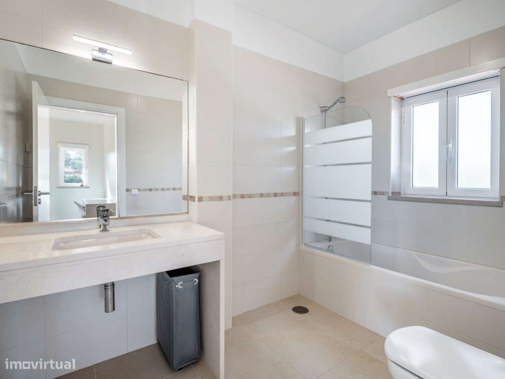 Moradia T3 com piscina, jardim, garagem e vista no Praia d'el Rey B...-33