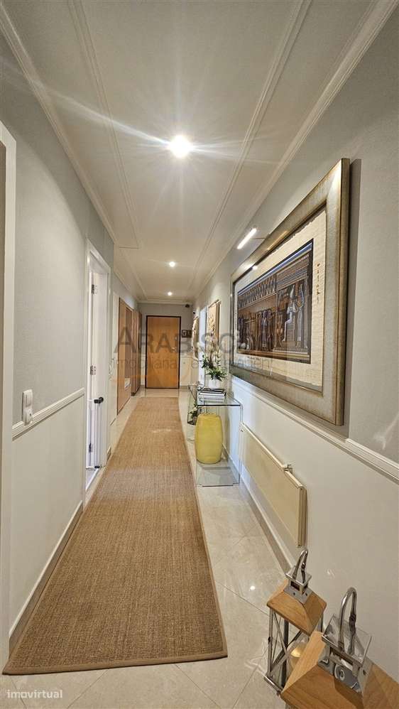 Apartamento - T4 - Remodelado - Varandas - 2 Garagem Box - Piscina - A - Grande imagem: 4/39