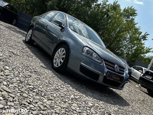 Volkswagen Jetta 1.9 TDI DSG Comfortline - 25