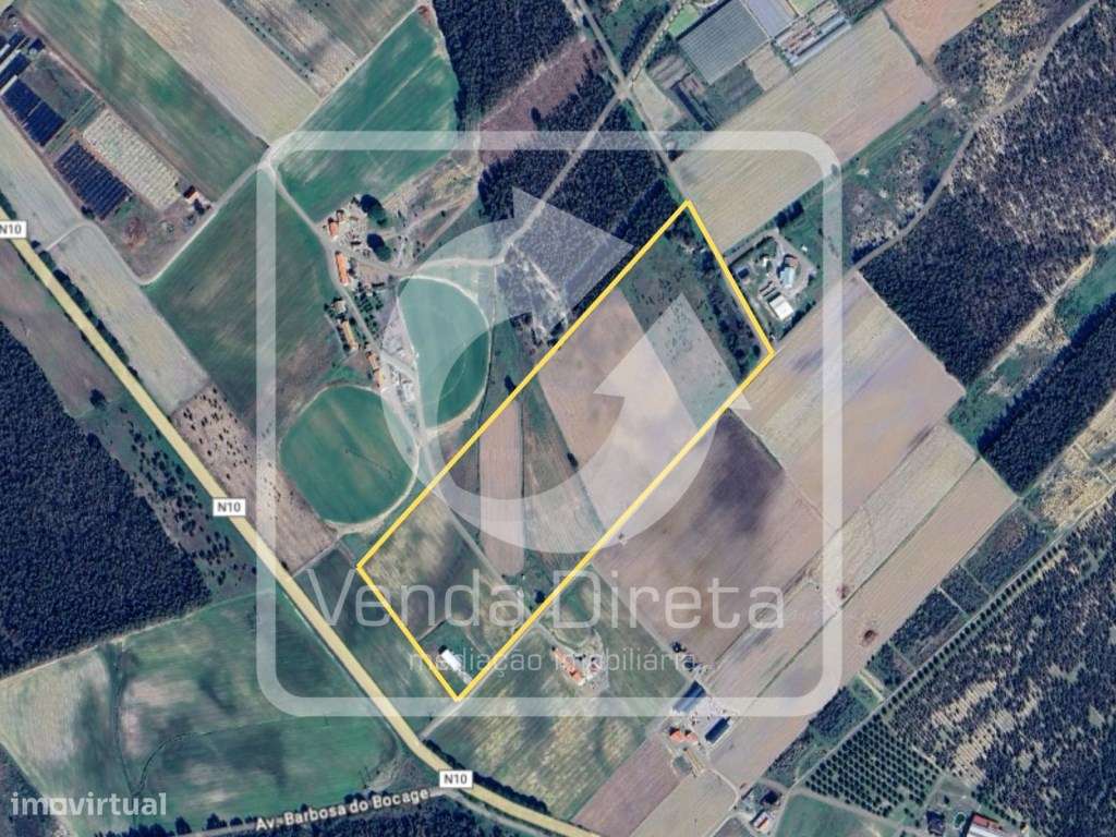 Terreno com 110.000 m2 junto à Nacional 10 - Com Armazém, Furo Lice...-18