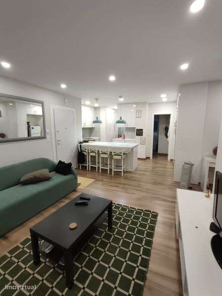 Apartamento T2 remodelado, mobiliado TUDO INCLUÍDO - Grande imagem: 4/12