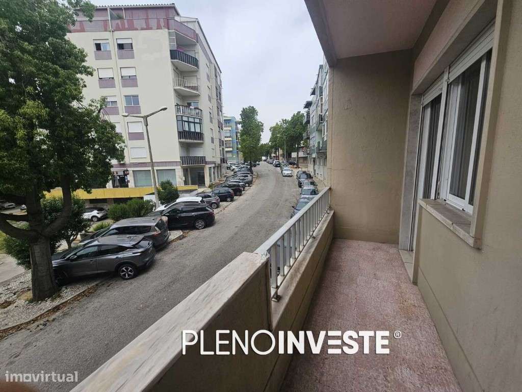 Apartamento T4 transformado em t3 na cova da piedade Almada-10