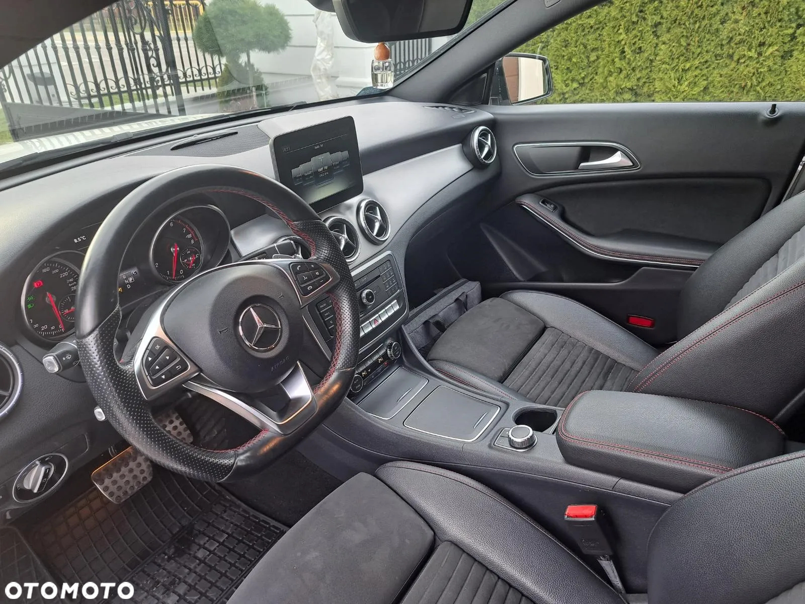 Mercedes-Benz CLA 200 7G-DCT AMG Line - 13