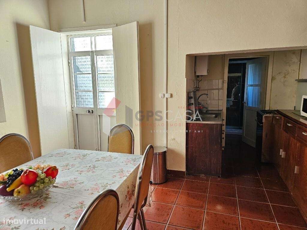 Moradia T4 em Prédio Misto – Fonte do Bastardo-19