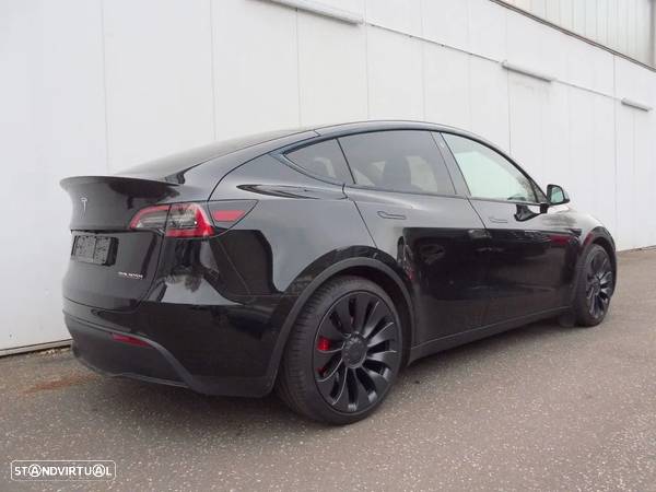 Tesla Model Y Performance Dual Motor AWD - 4