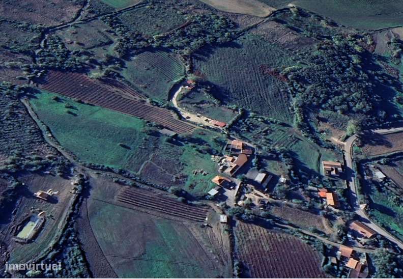 Terreno de 4000m² c/ Viabilidade de Construção em Maceira, Dois Portos - Grande imagem: 3/3