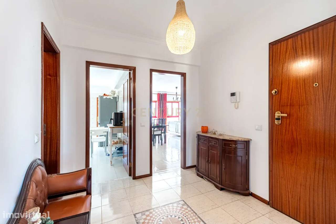 Excelente apartamento T2, com 2 elevadores em Loures.-9