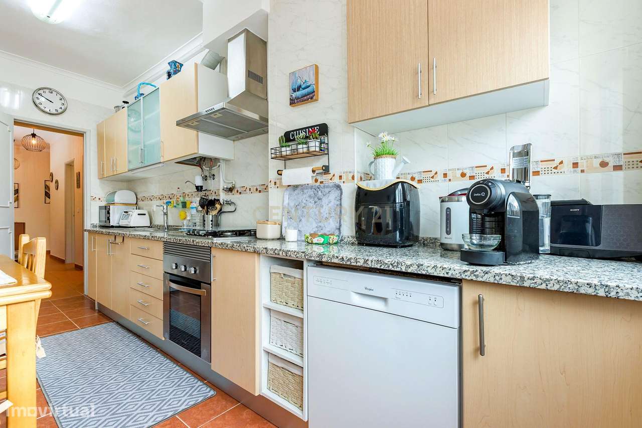 T2 Remodelado - Torre da Marinha 1 andar-13