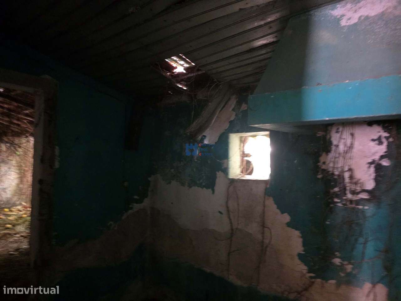 Moradia em ruina com logradouro Ourém-10
