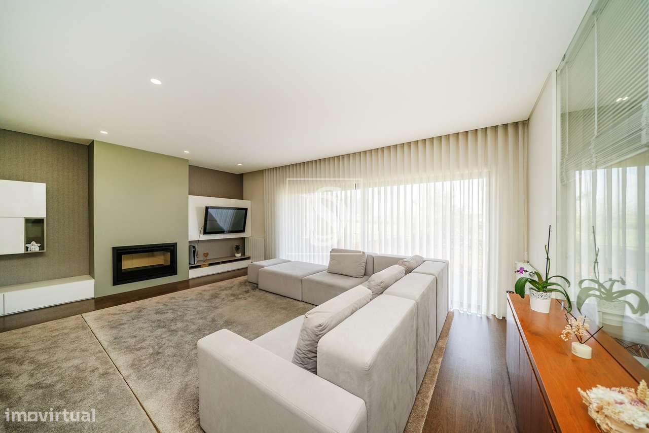 Apartamento T4 de Luxo, no Mira Rio 3, em Barcelinhos-23