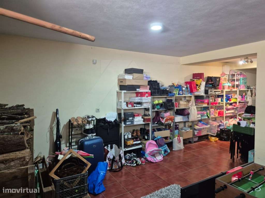 Moradia T4 com Suite, Jardim e Garagem - Centro de Ponte de Lima-45