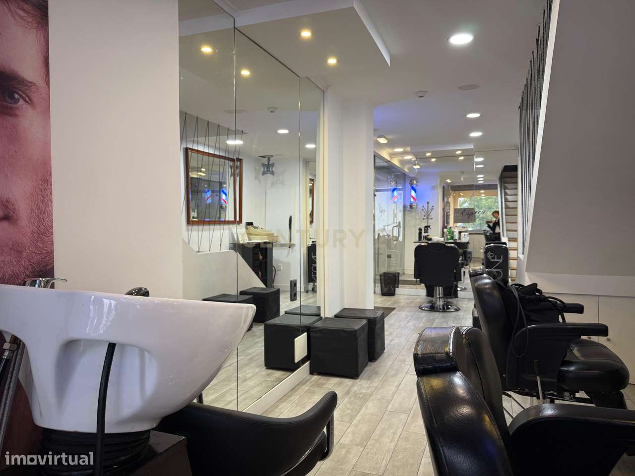 Loja totalmente equipada  – Santo António dos Cavaleiros-19