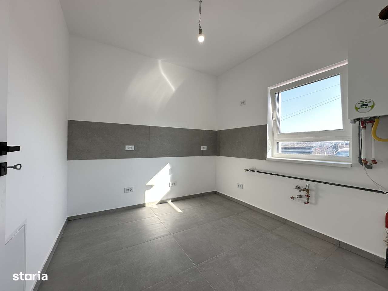 Casa 3 camere D 2 bai Teren 324mp zona Bucium Visan-1