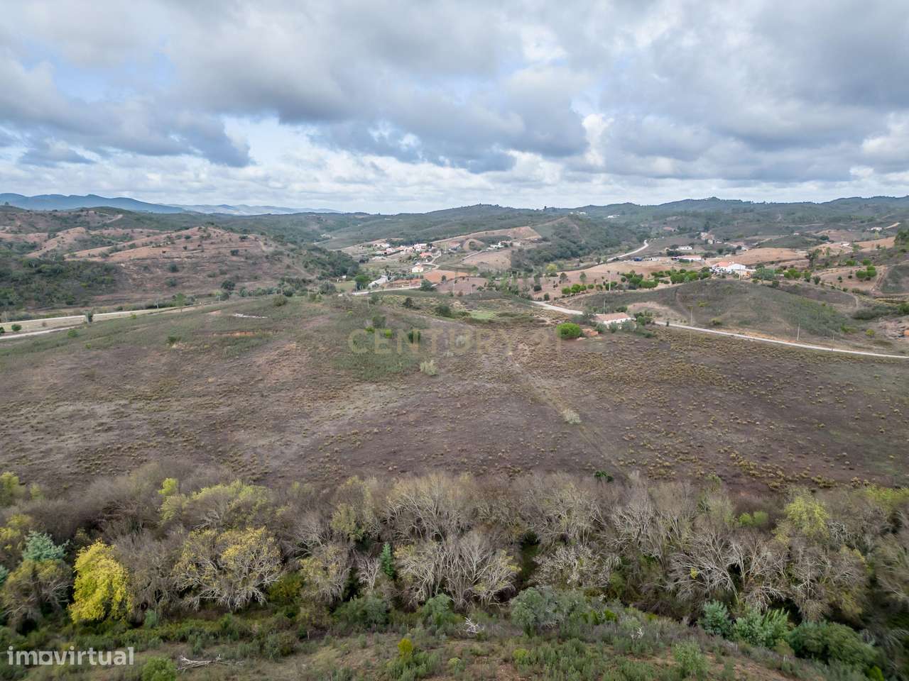 Moradia de 136 m2 para reabilitar em lote urbano de 960m2 num terreno - Grande imagem: 4/35