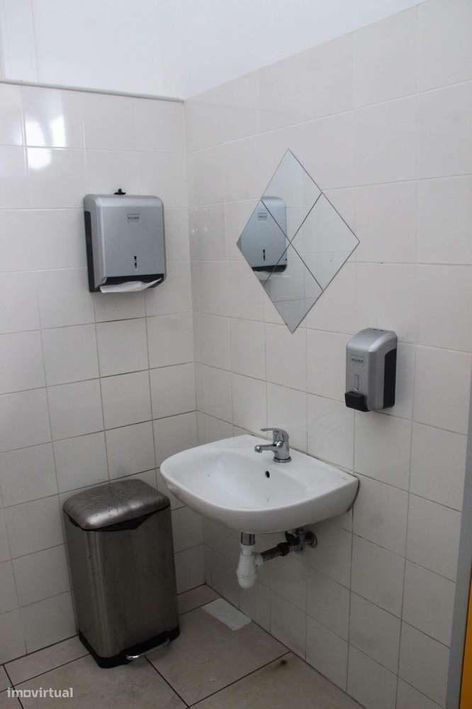 Armazém Industrial com Excelente Localização em Braga-26