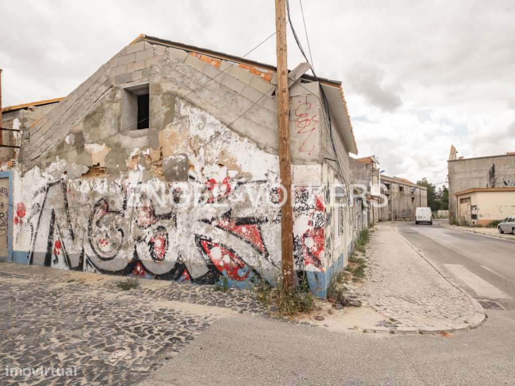 Investimento Único no Montijo: Propriedade com 3 Unidades Independe...-2