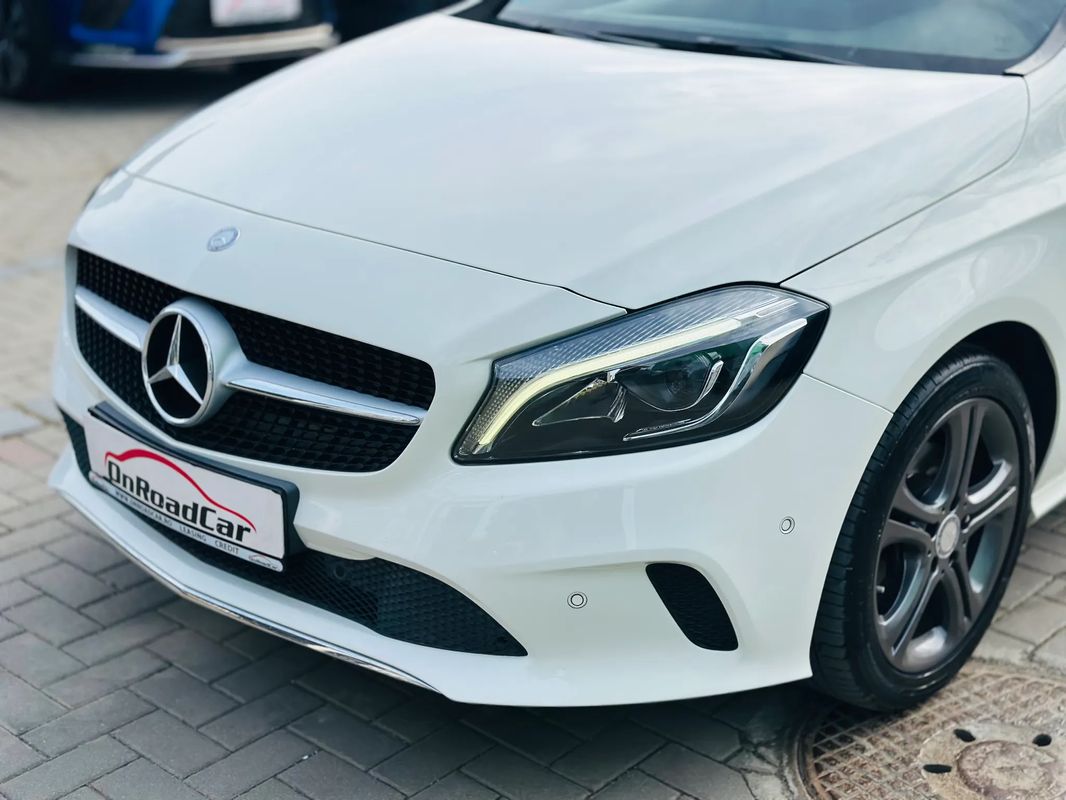 Mercedes-Benz A 180 (BlueEFFICIENCY) 7G-DCT Urban - 26